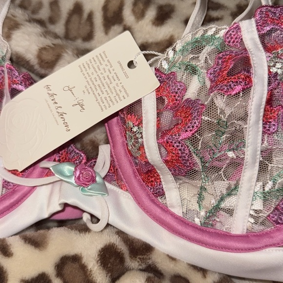 Festival Floral Underwire Bra

For Love‎ & Lemons Women's Pink Bra - Picture 5 of 6